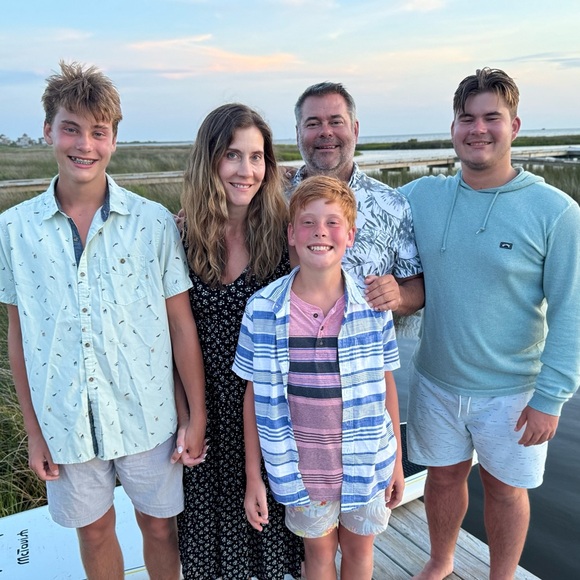 Meet your Posher, Melissa - Picture 1 of 1